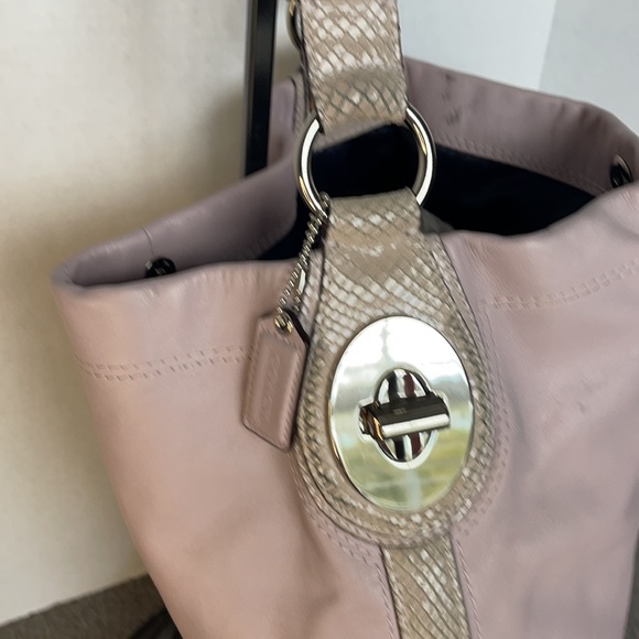 Coach hobo purse - Picture 3 of 7